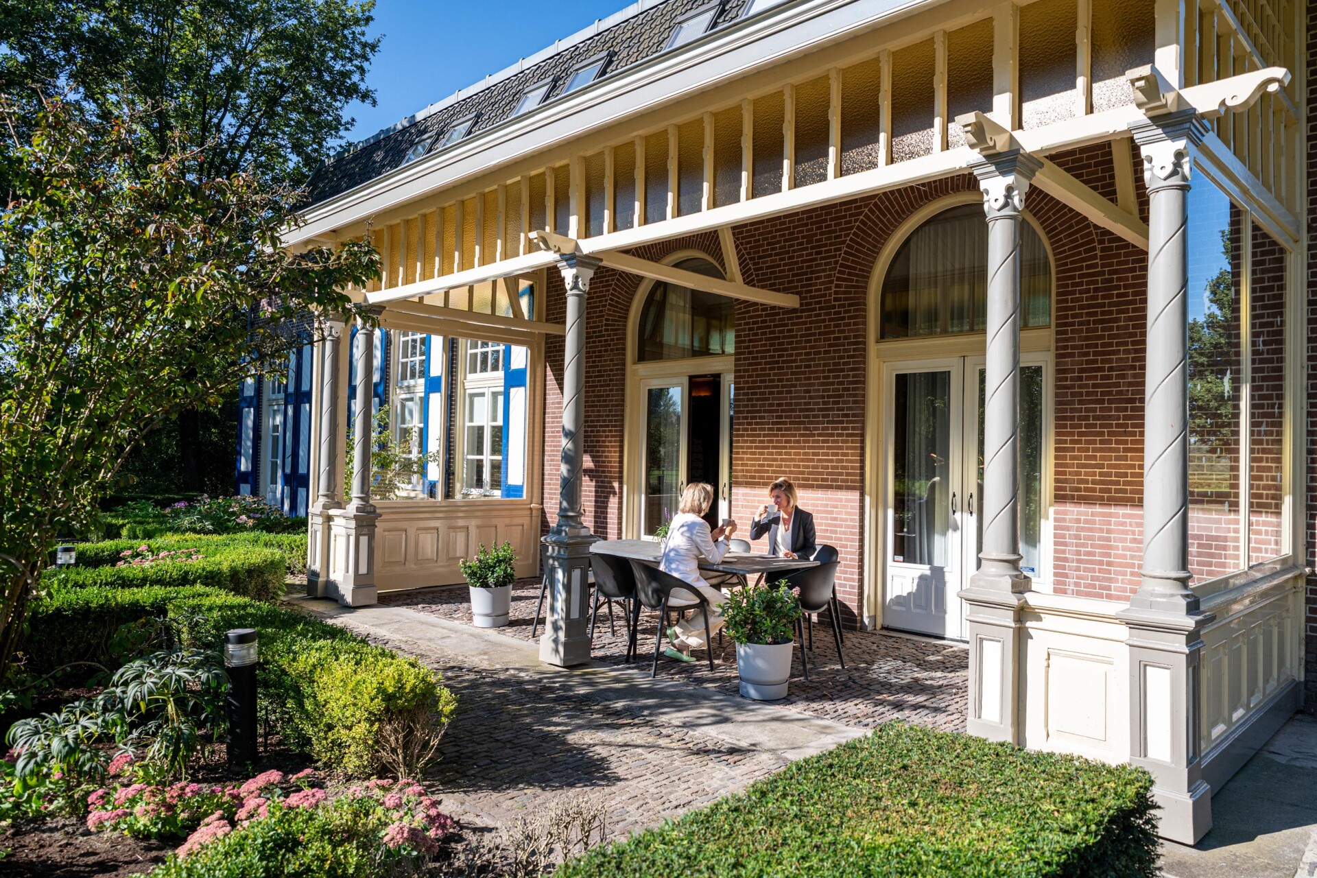 Open posities Crown Gillmore